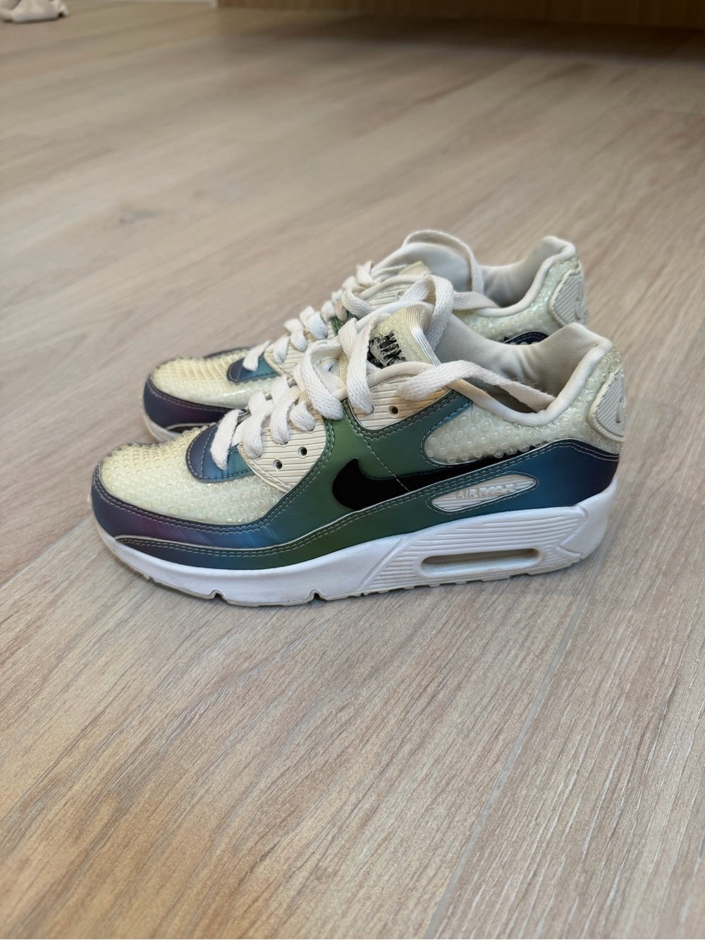 Nike Kids Iridescent Green-Blue White Sneakers